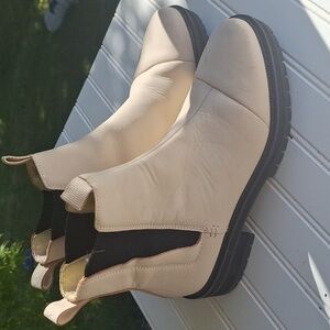 TOMS cream ankle boots size 10
